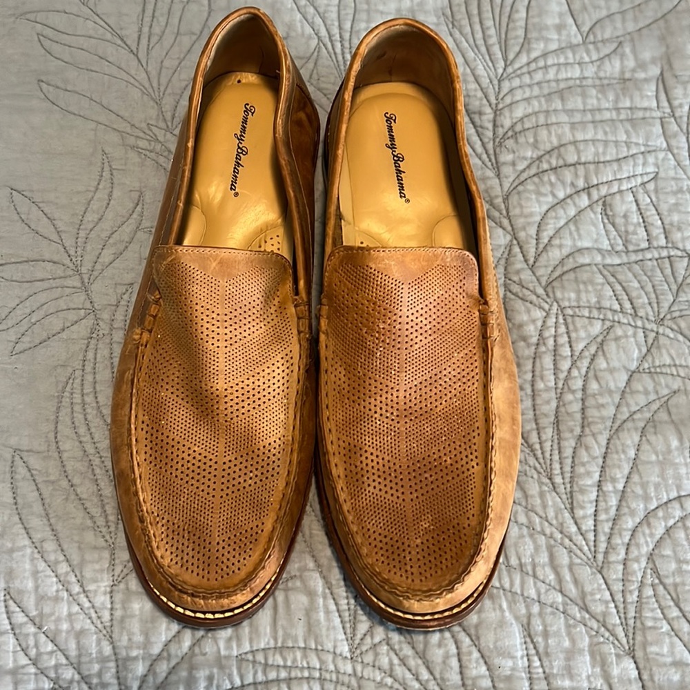 Mens Tommy Bahama size 13 loafer. Only worn a few times